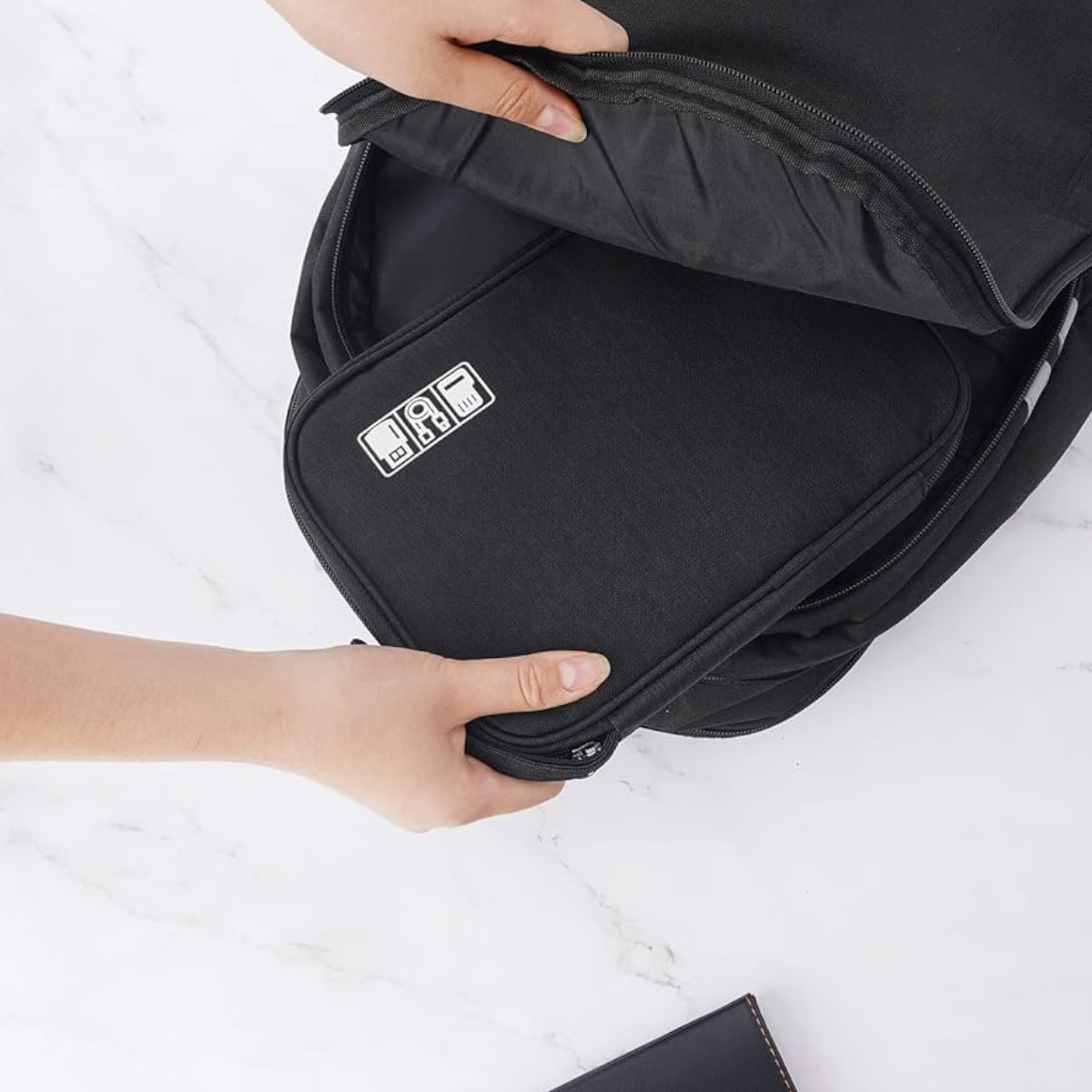 Сумка-органайзер дорожня для зарядних пристроїв, дротів Travel Digital Bag 23 х 16 х 2.5 см