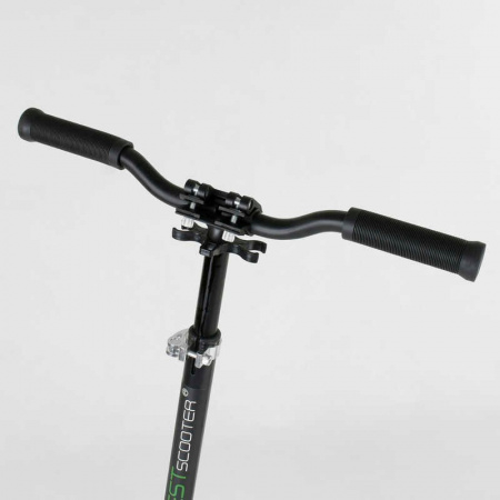 Самокат_70875_(2)_Best_Scooter_ЧЕРНЫЙ_зажим_руля_переднее_колесо_PU_-_230мм_заднее_колесо_PU_-_200мм