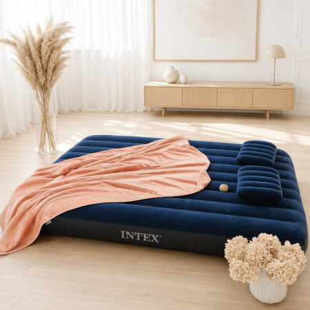 Двоспальний надувний матрац з насосом та 2 подушками Intex 203 х 152 х 25 см для дому дачі кемпінгу